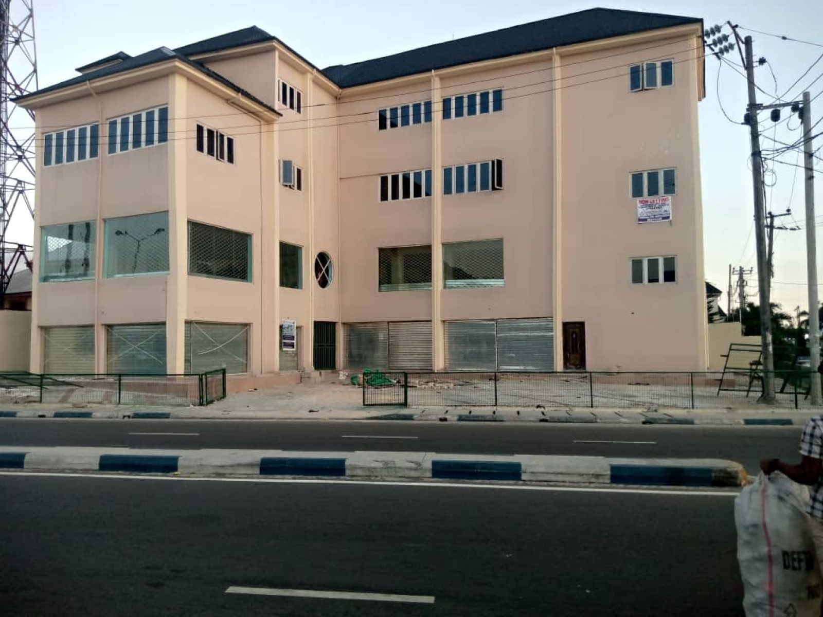 Opposite Mandela Car Wash, GRA, Port Harcourt, 6 Rooms Rooms,7 BathroomsBathrooms,Office,To Let,Opposite Mandela Car Wash, GRA,3,1046